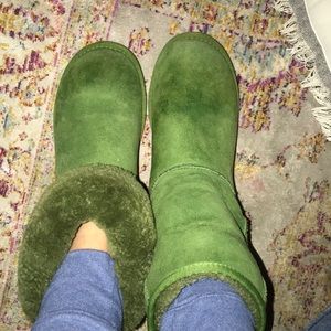 Rare green short uggs